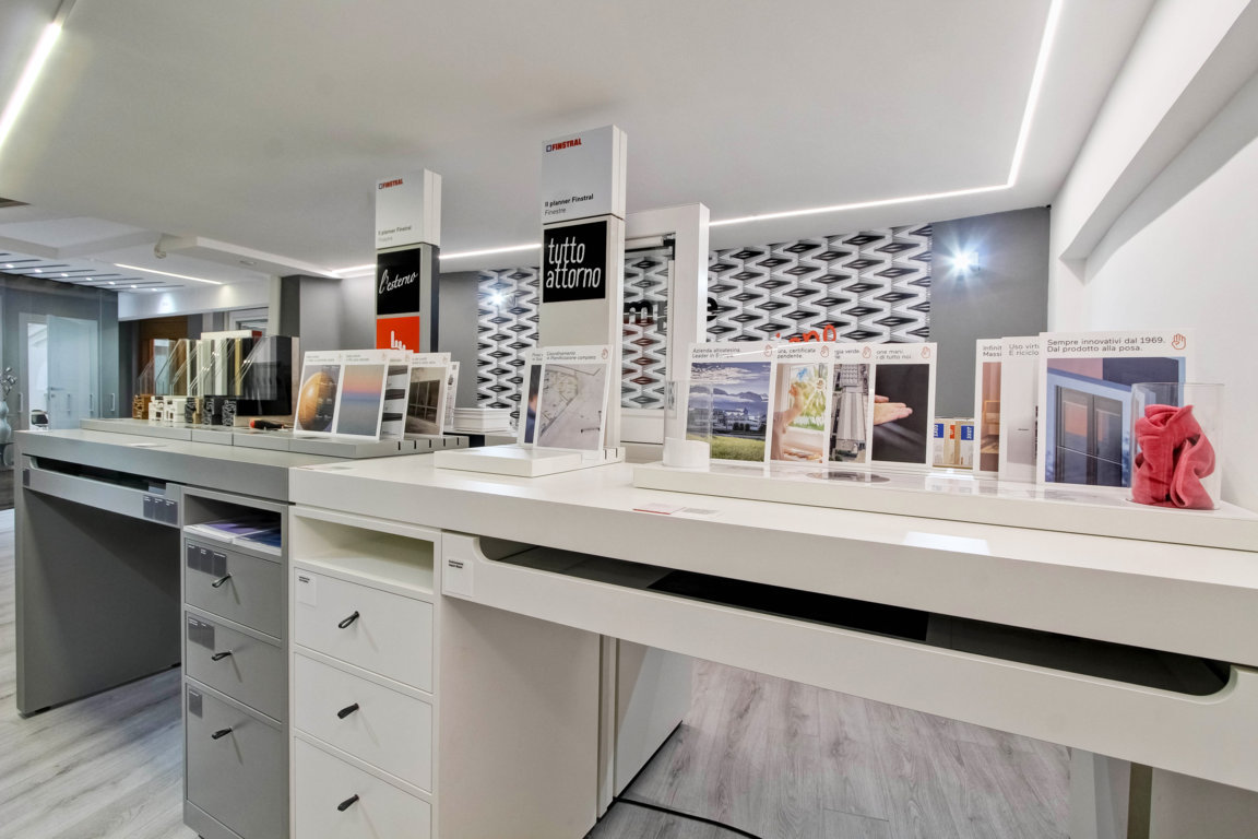 4 showroom 4